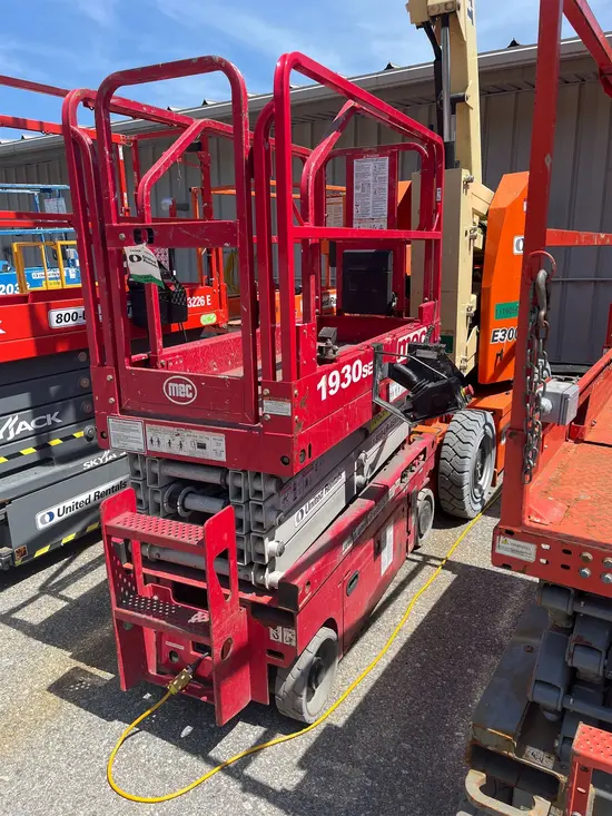 2017 MEC 1930SE Scissor Lift