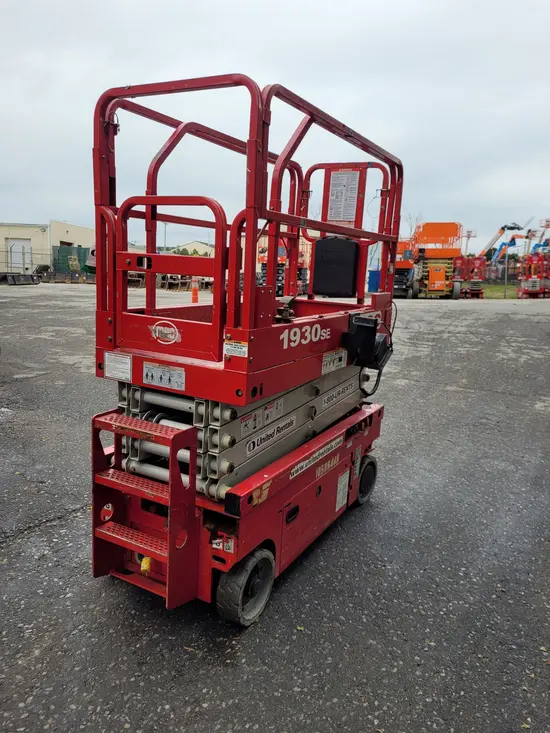 2017 MEC 1930SE Scissor Lift
