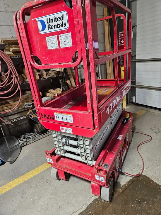 2018 MEC 1330SE Scissor Lift