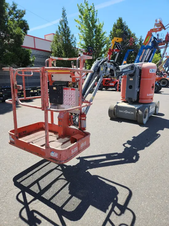 2017 Skyjack SJ30ARJE Articulating Boom Lift