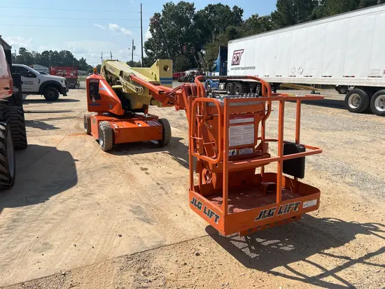 2015 JLG E400AJPN Articulating Boom Lift