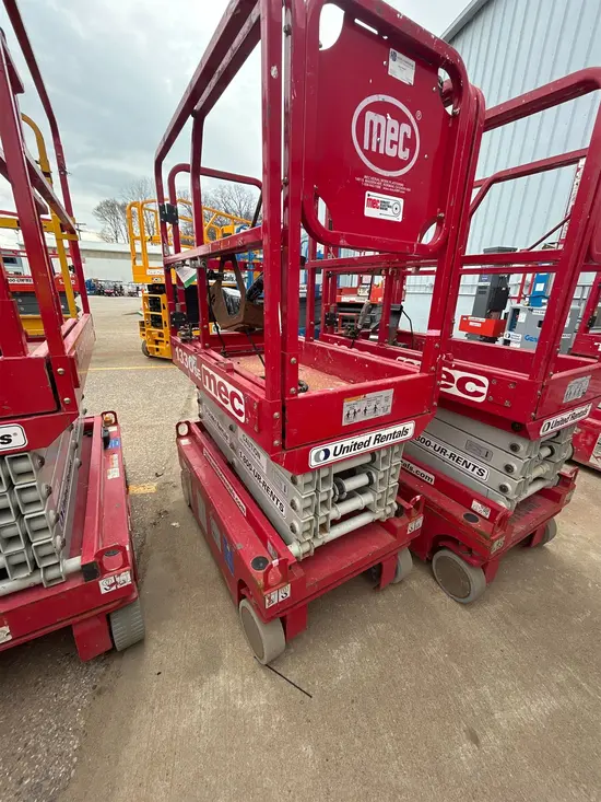2018 MEC 1330SE Scissor Lift