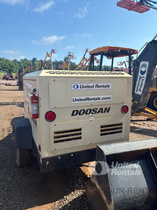 2021 Doosan P425/HP375WCUT4 Air Compressor