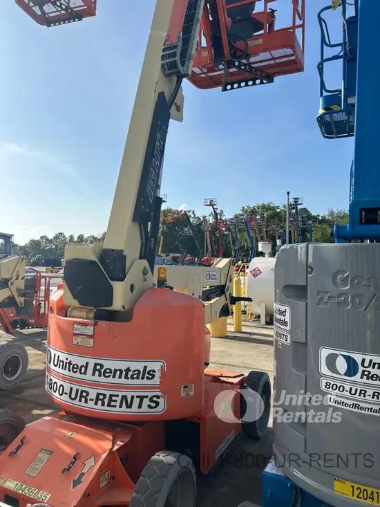 2016 JLG E450AJ Articulating Boom Lift