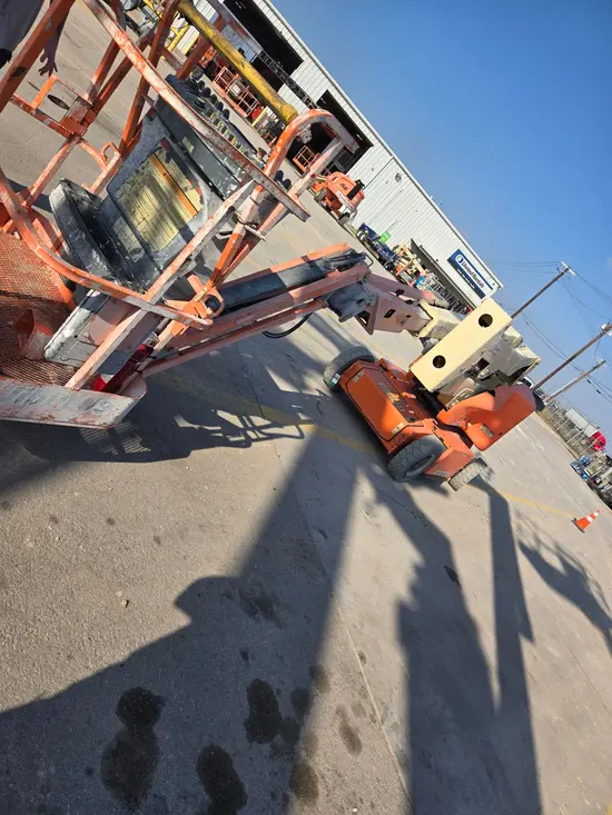2017 JLG E400AJPN Articulating Boom Lift