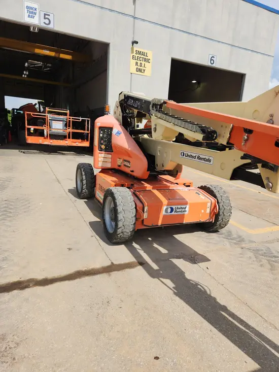 2016 JLG E450AJ Articulating Boom Lift