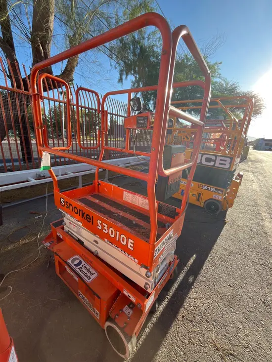2019 Snorkel S3010E Scissor Lift