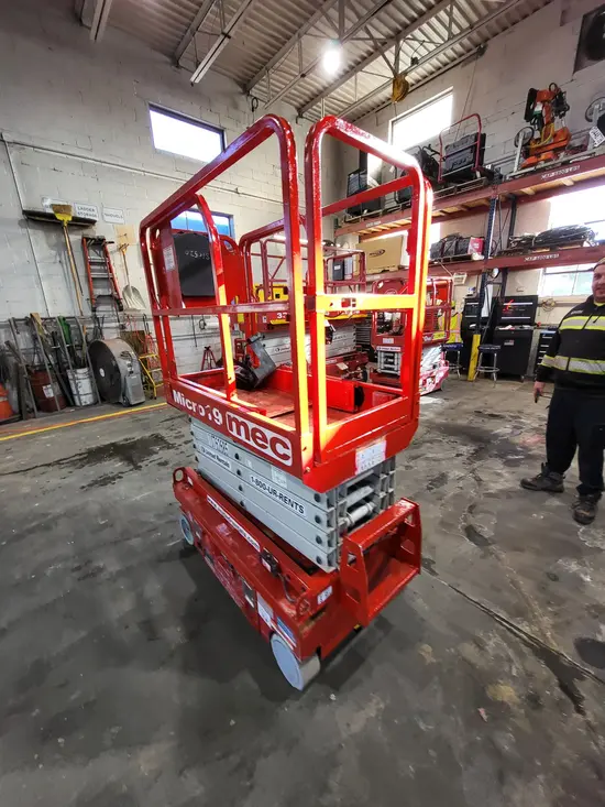 2018 MEC MICRO 19 Scissor Lift
