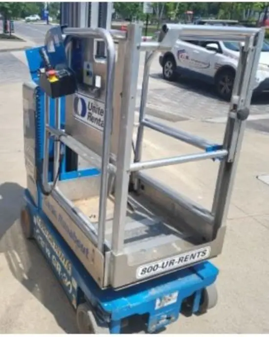 2017 Genie GR-20 Self-Propelled One-Person Lift