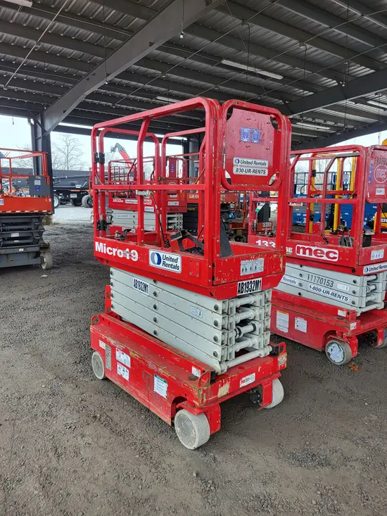 2018 MEC MICRO 19 Scissor Lift