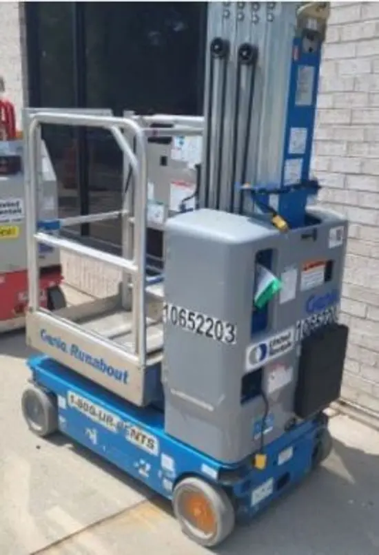 2017 Genie GR-20 Self-Propelled One-Person Lift