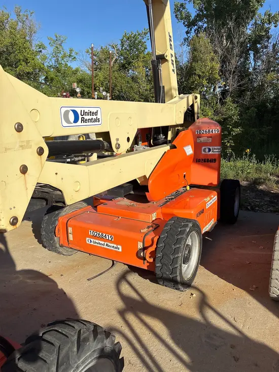 2014 JLG E450AJ Articulating Boom Lift