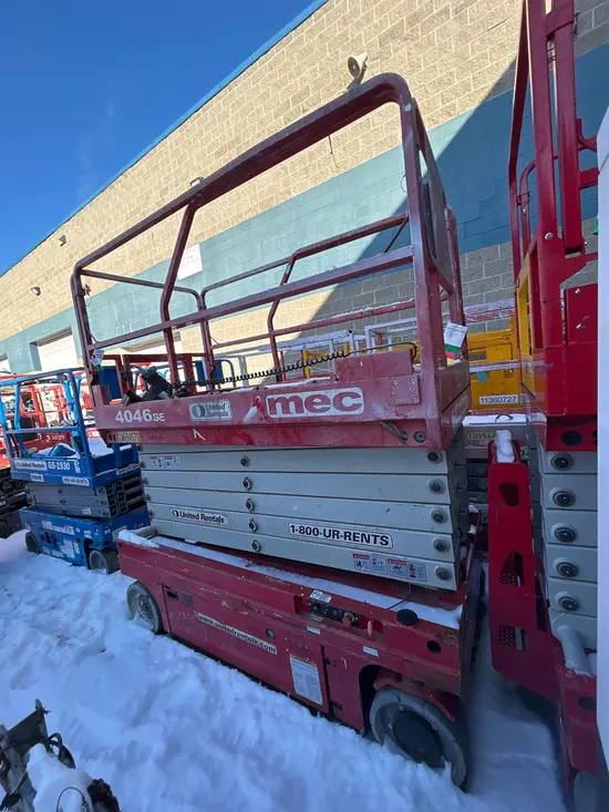 2017 MEC 4046SE Scissor Lift