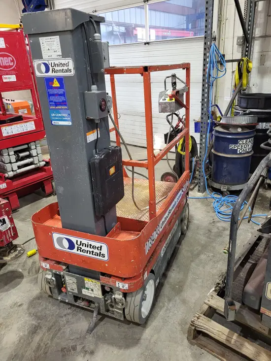 2015 Skyjack SJ12 Self-Propelled One-Person Lift