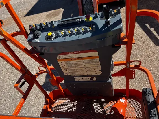 2017 JLG E400AJPN Articulating Boom Lift