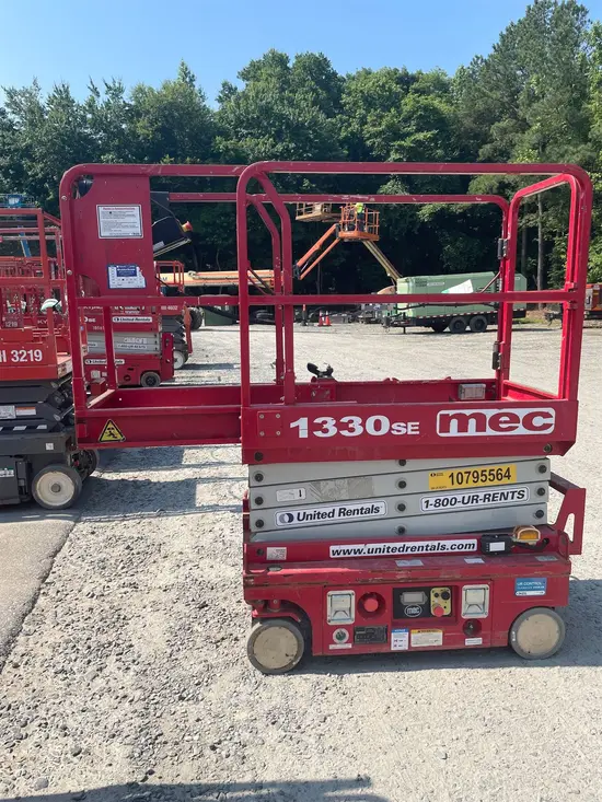 2018 MEC 1330SE Scissor Lift