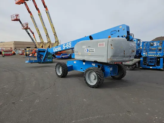 2014 Genie S-65 Boom Lift