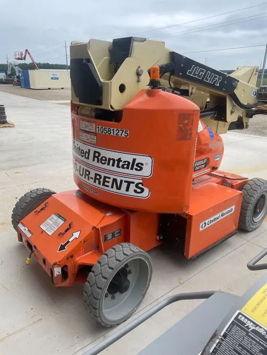 2017 JLG E400AJPN Articulating Boom Lift