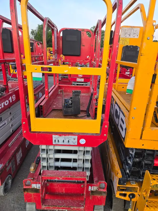 2019 MEC MICRO 19 Scissor Lift