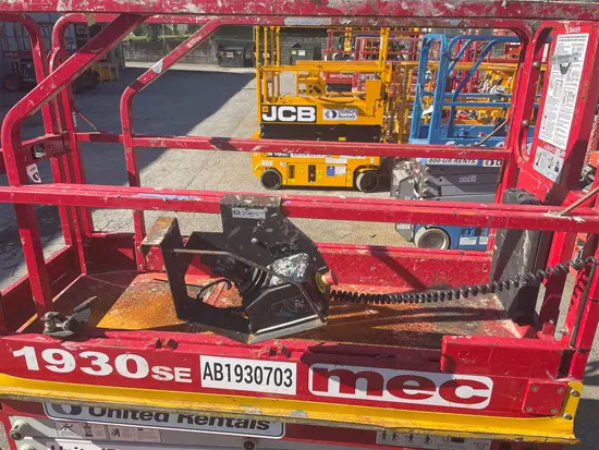 2018 MEC 1930SE Scissor Lift