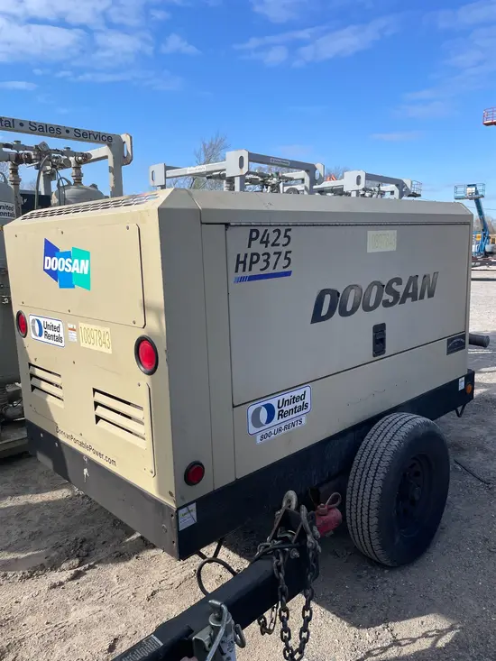 2019 Doosan P425/HP375WCU Air Compressor