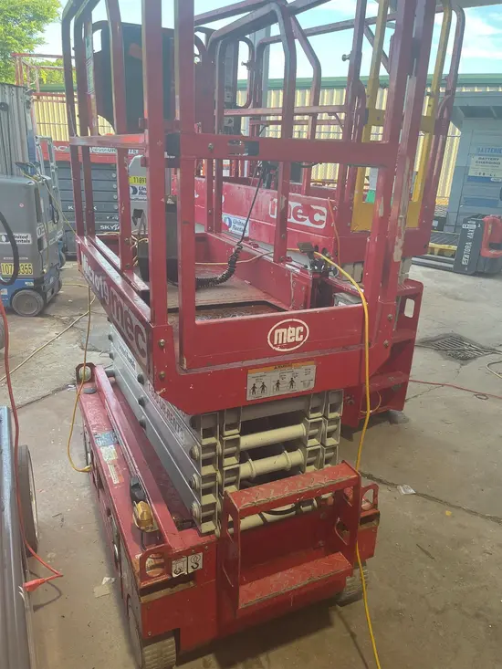 2019 MEC MICRO 19 Scissor Lift