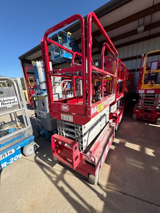 2018 MEC MICRO 19 Scissor Lift
