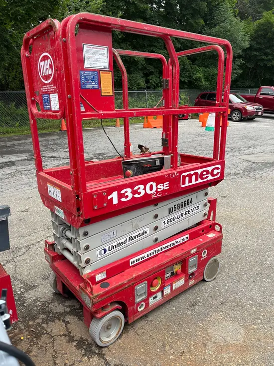 2017 MEC 1330SE Scissor Lift
