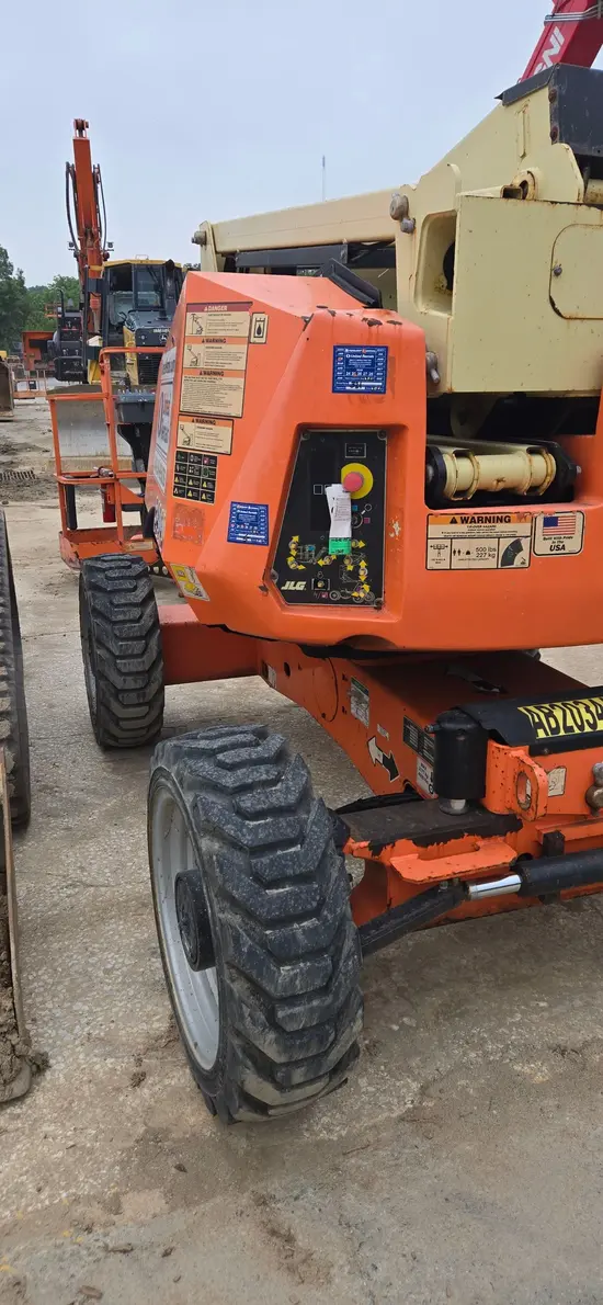 2017 JLG 340AJ Articulating Boom Lift