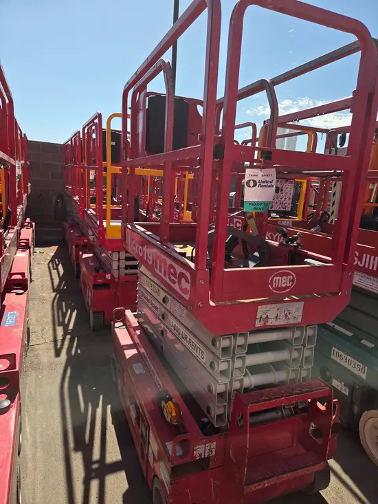 2018 MEC MICRO 19 Scissor Lift