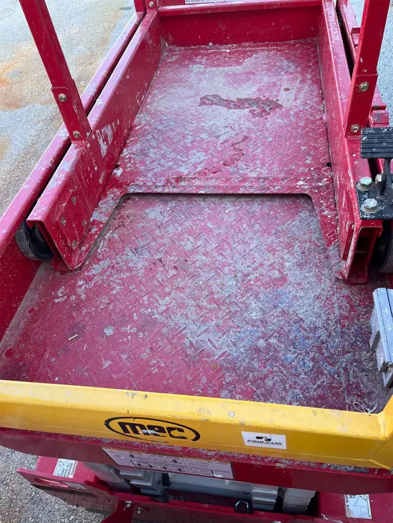 2022 MEC MICRO 19 Scissor Lift