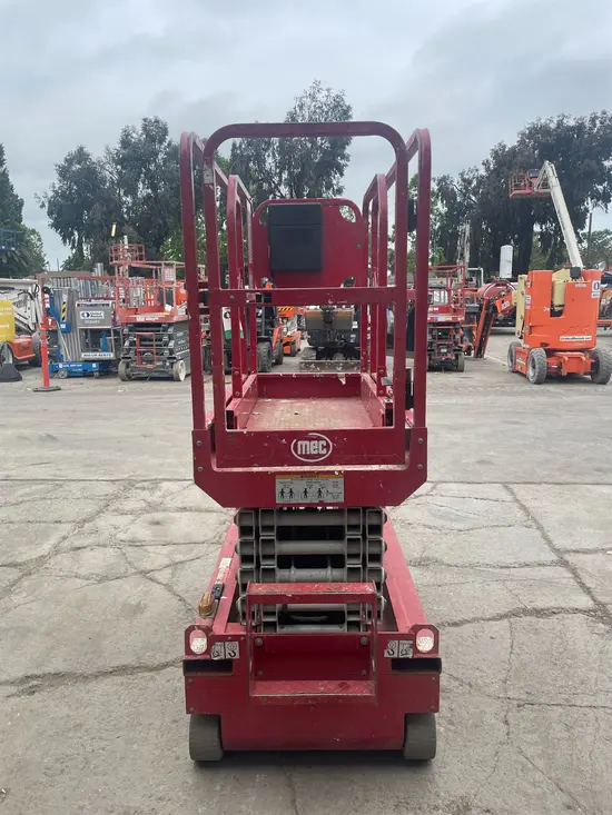 2019 MEC MICRO 19 Scissor Lift