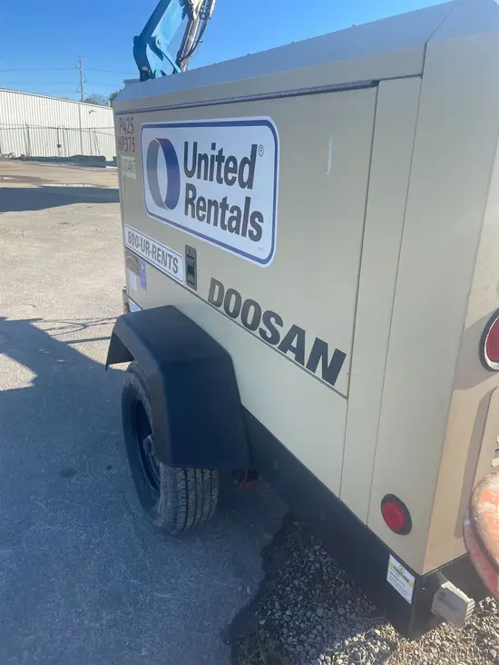 2021 Doosan P425/HP375WCUT4 Air Compressor