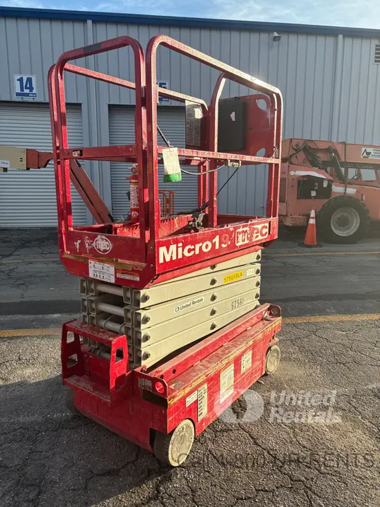 2018 MEC MICRO 19 Scissor Lift