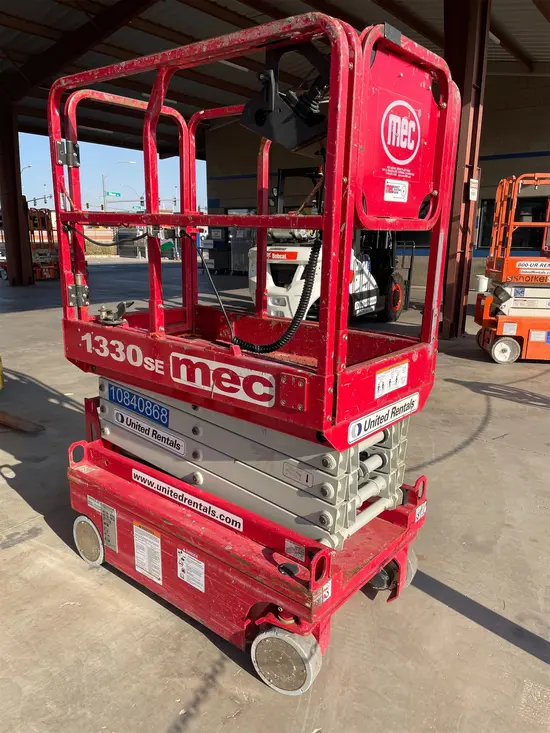 2018 MEC 1330SE Scissor Lift