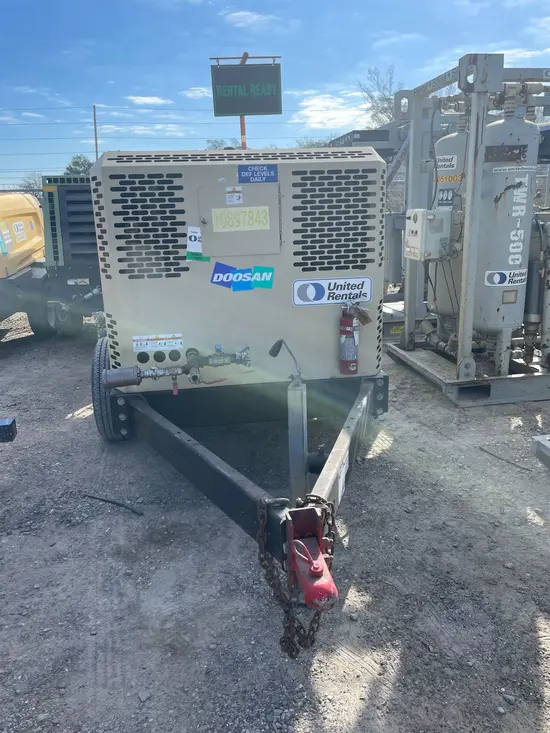 2019 Doosan P425/HP375WCU Air Compressor