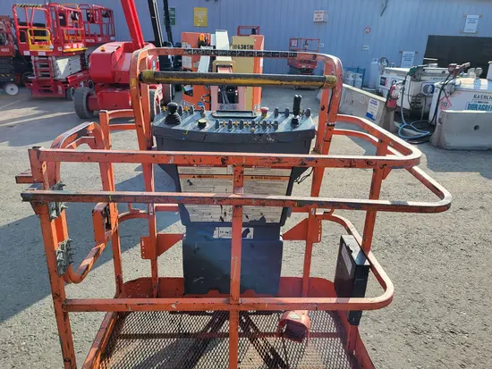 2017 JLG E300AJP Articulating Boom Lift