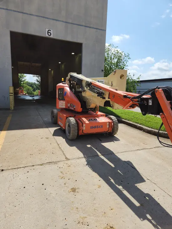 2016 JLG E400AJPN Articulating Boom Lift