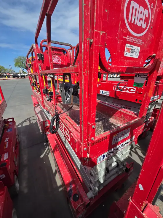 2018 MEC MICRO 19 Scissor Lift