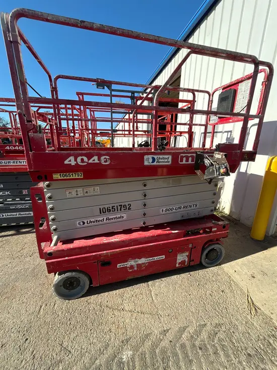 2017 MEC 4046SE Scissor Lift