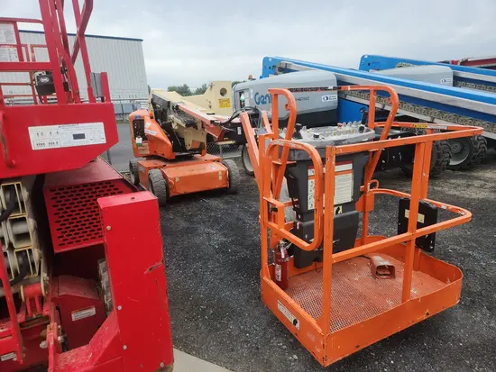 2016 JLG E400AJPN Articulating Boom Lift