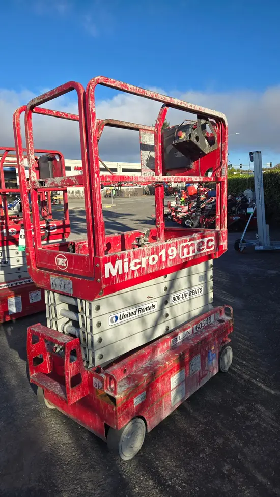 2018 MEC MICRO 19 Scissor Lift