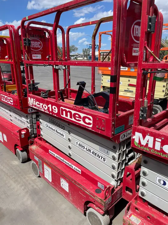 2018 MEC MICRO 19 Scissor Lift