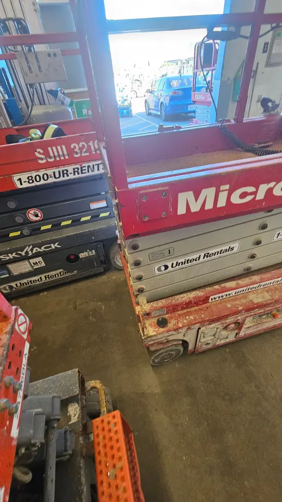 2018 MEC MICRO 19 Scissor Lift