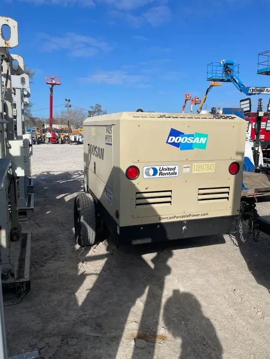 2019 Doosan P425/HP375WCU Air Compressor
