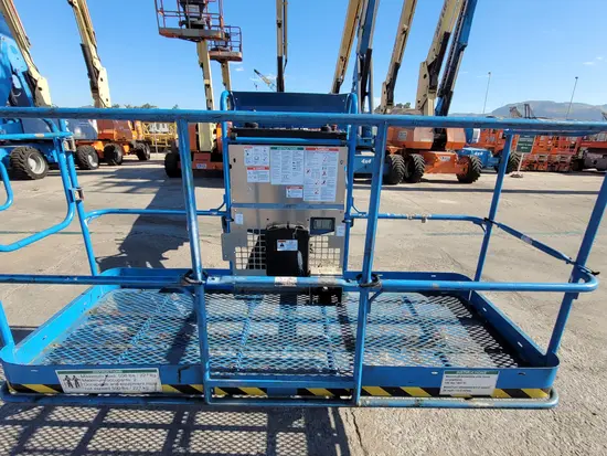 2013 Genie S-85 Boom Lift