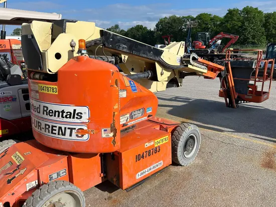 2016 JLG E400AJPN Articulating Boom Lift