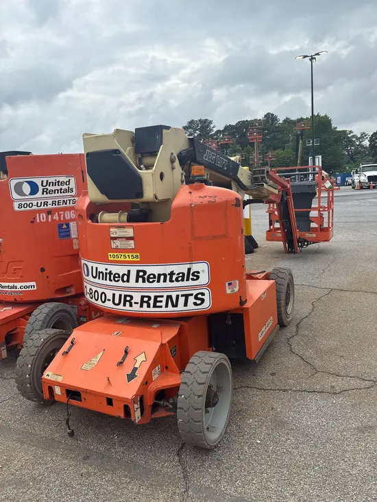 2017 JLG E400AJPN Articulating Boom Lift