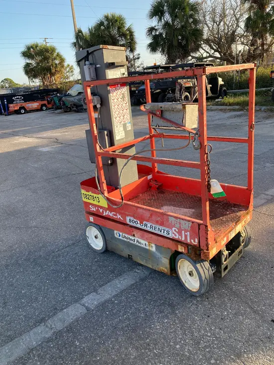 2018 Skyjack SJ16 Self-Propelled One-Person Lift