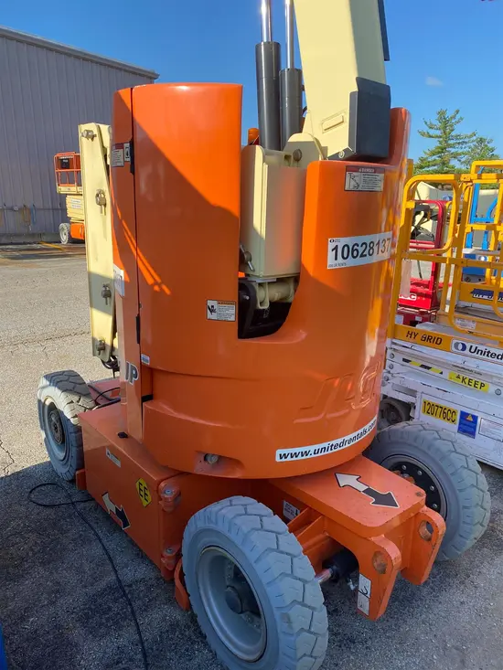 2017 JLG E300AJP EE Articulating Boom Lift